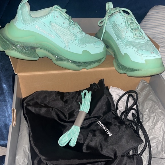 Balenciaga Sneakers - Picture 1 of 2
